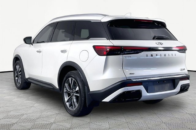 Used 2023 INFINITI QX60 Luxe w/ Cargo Package AWD/4WD image 3