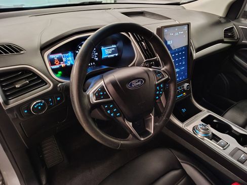 Used 2021 Ford Edge SEL image 4