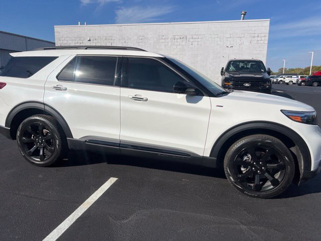 Used 2023 Ford Explorer ST-Line w/ Class IV Trailer Tow Package AWD/4WD image 6