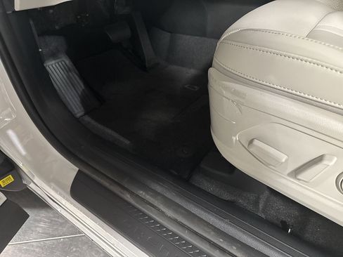 New 2025 Kia Sorento EX image 15