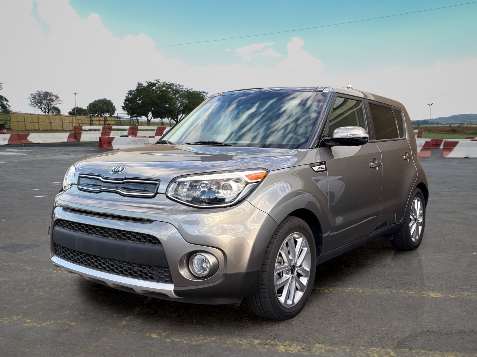 Used 2017 Kia Soul + w/ Primo Package FWD image 5