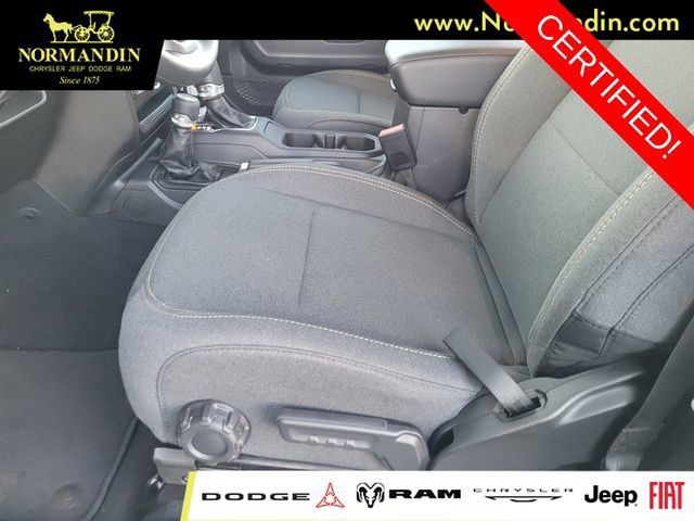 Certified 2025 Jeep Wrangler Sport AWD/4WD image 17