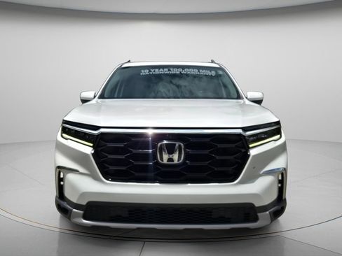 Used 2023 Honda Pilot Elite image 4