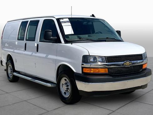 Used 2024 Chevrolet Express 2500 w/ Driver Convenience Package RWD image 3
