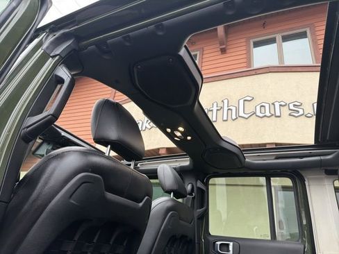 Certified 2021 Jeep Wrangler Unlimited Rubicon w/ Trailer Tow Package AWD/4WD image 32
