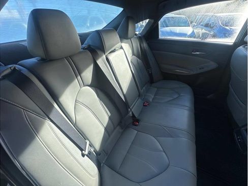 Used 2020 Toyota Avalon XLE image 7
