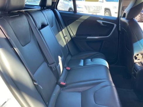 Used 2015 Volvo V60 T5 Premier image 25