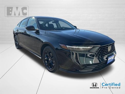 Used 2025 Honda Accord SE image 2