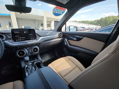 Certified 2025 Chevrolet Blazer Premier w/ Driver Confidence II Package image 12