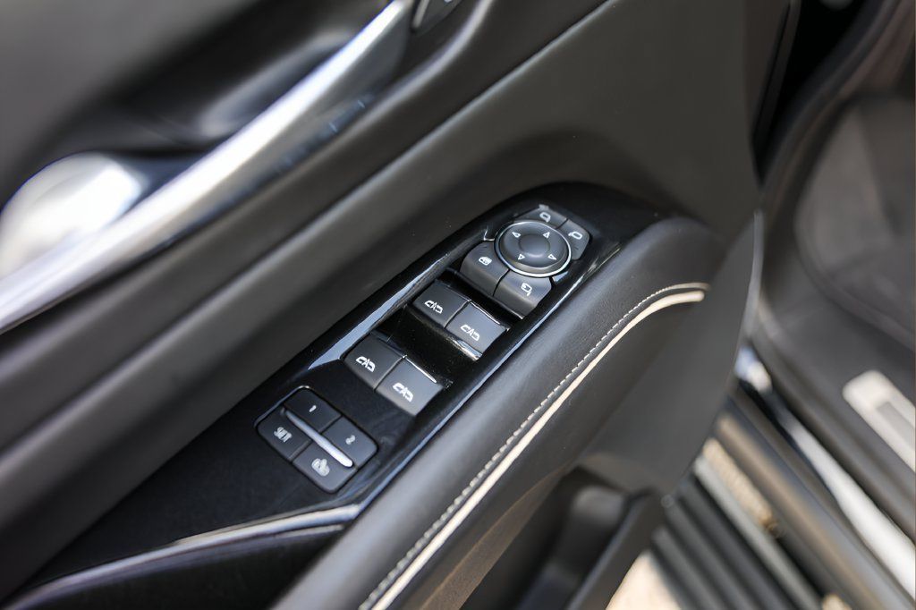 Used 2024 Cadillac Escalade V AWD/4WD image 23