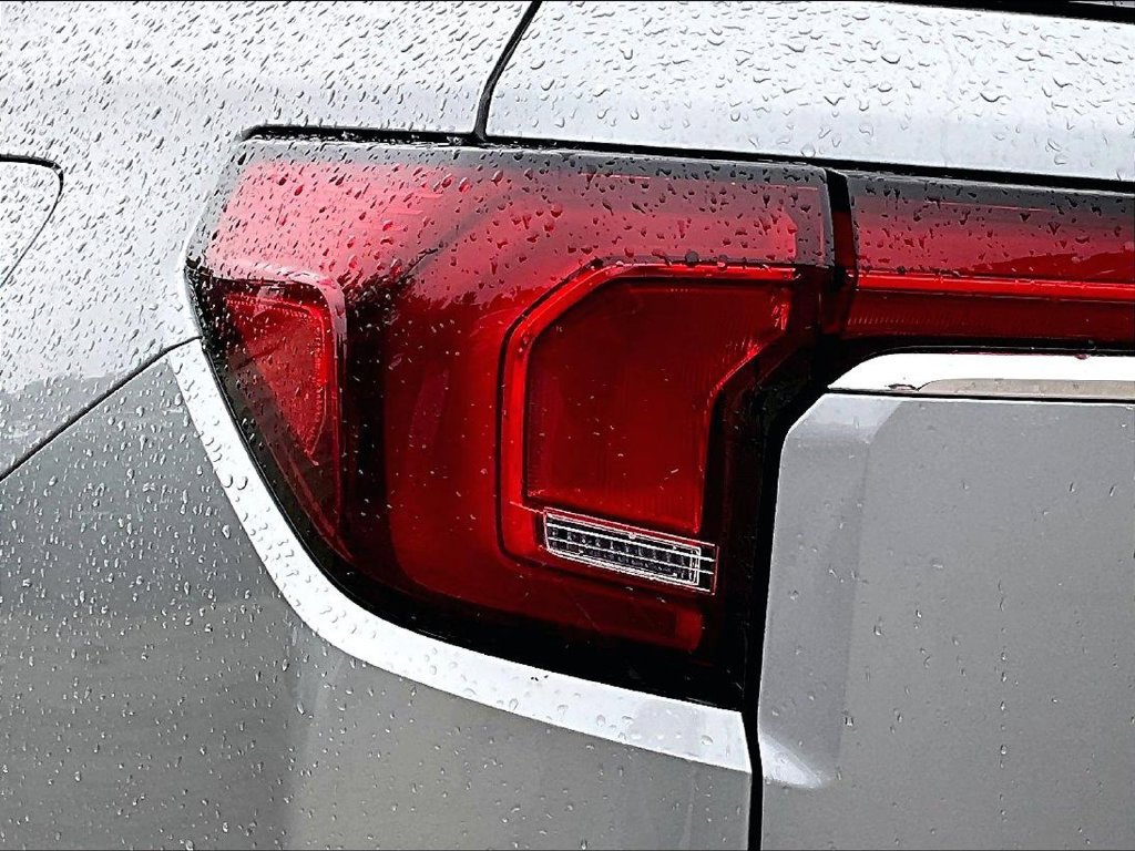 Used 2025 GMC Terrain Elevation AWD/4WD image 27