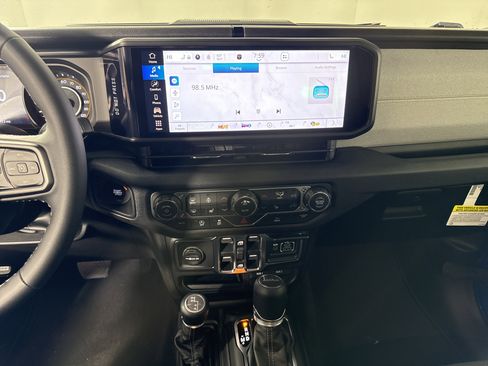 New 2026 Jeep Gladiator Sport image 25