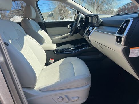Certified 2024 Kia Sorento SX Prestige image 26