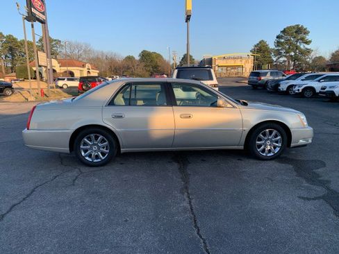 Used 2008 Cadillac DTS 1SH image 4