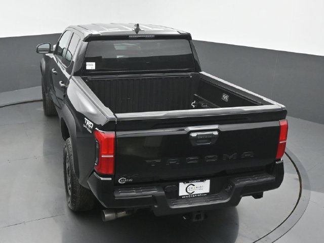 Used 2024 Toyota Tacoma TRD Off-Road AWD/4WD image 40
