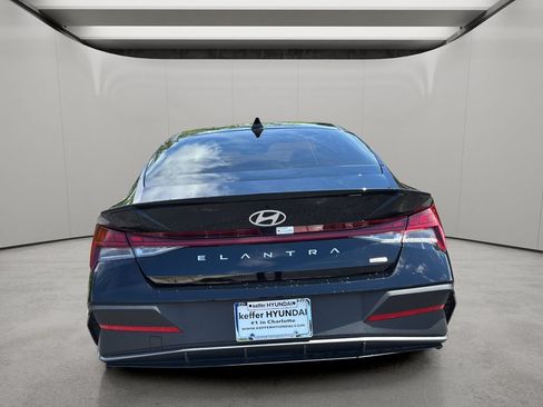 Certified 2025 Hyundai Elantra SEL FWD image 4