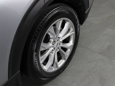 Used 2024 Ford Explorer Limited image 10