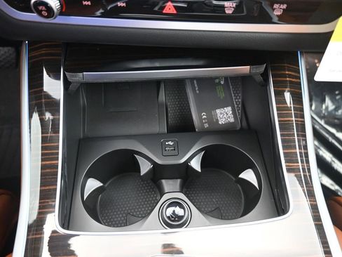 Used 2026 BMW X5 xDrive50e w/ Premium Package image 16