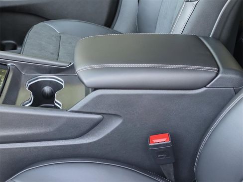 New 2025 Jeep Grand Cherokee Altitude image 8