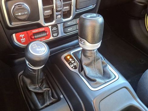 Used 2024 Jeep Wrangler Unlimited Rubicon image 14