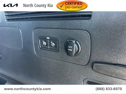 Certified 2025 Kia Sorento LX image 19