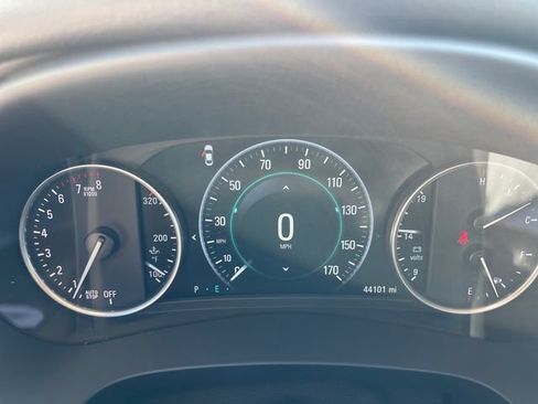 Used 2017 Buick LaCrosse Essence FWD image 17