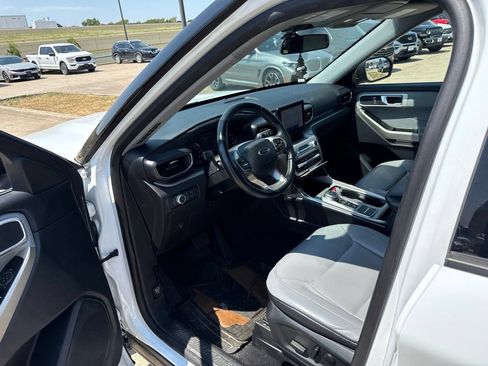 Used 2021 Ford Explorer XLT w/ Equipment Group 202A RWD image 20