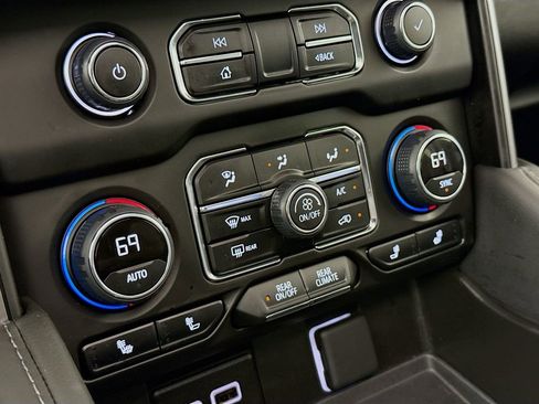 Used 2024 Chevrolet Tahoe LT image 17