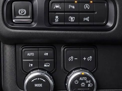 Used 2026 GMC Yukon Denali w/ Sun & Power Step Package AWD/4WD image 35