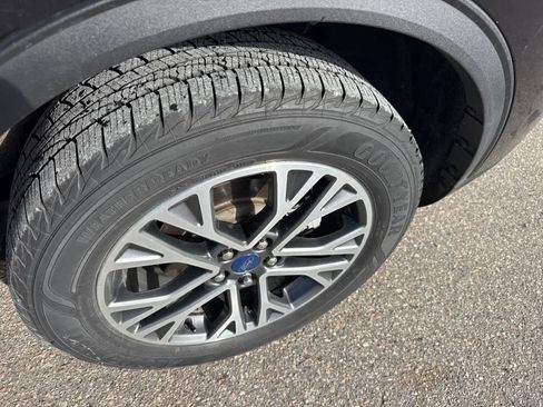 Used 2020 Ford Escape SEL image 10