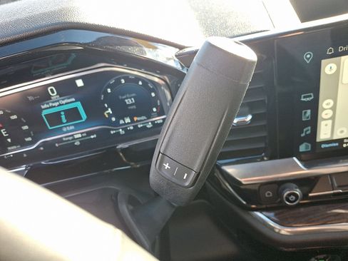 Used 2023 Chevrolet Silverado 1500 RST image 14