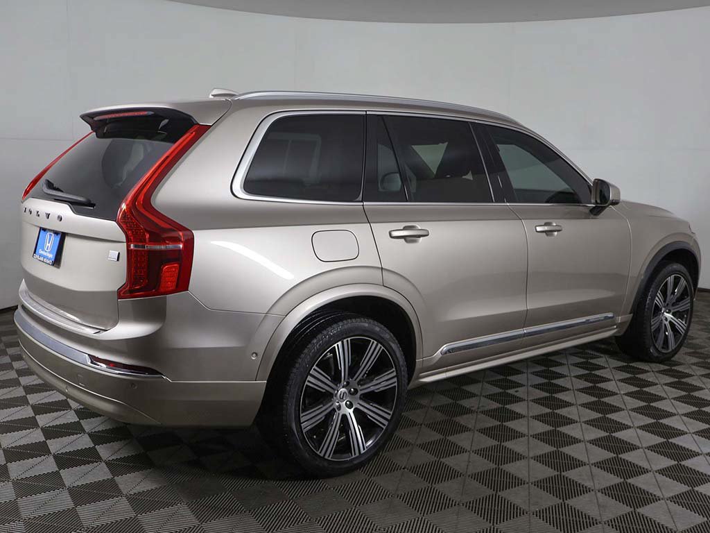 Used 2024 Volvo XC90 T8 Plus w/ Protection Package Premier AWD/4WD image 14