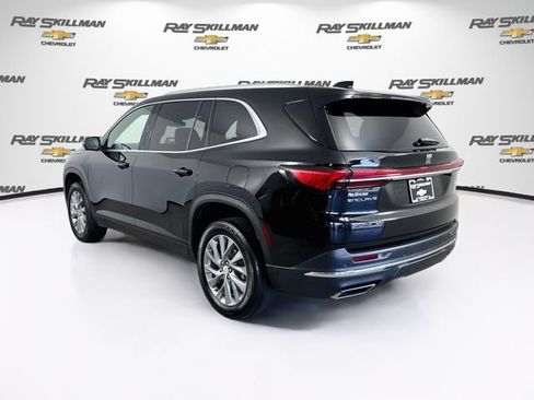 Used 2025 Buick Enclave Preferred FWD image 5