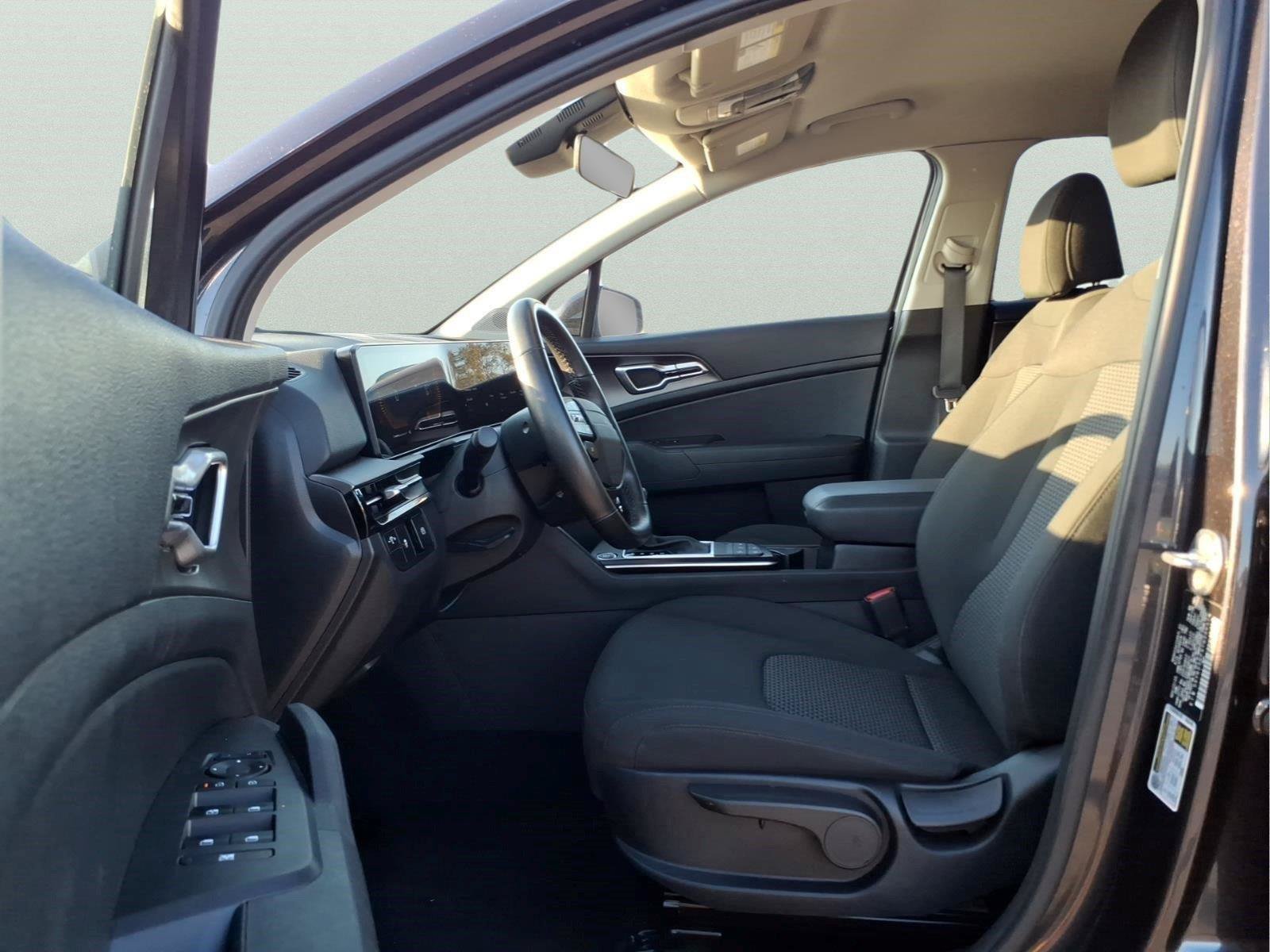 Used 2026 Kia Sportage LX FWD image 16
