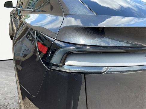 Used 2026 Tesla Model Y Long Range AWD/4WD image 22