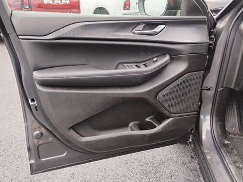 New 2026 Jeep Grand Cherokee Laredo image 21