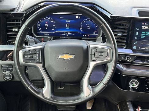 Used 2023 Chevrolet Silverado 1500 LT AWD/4WD image 18