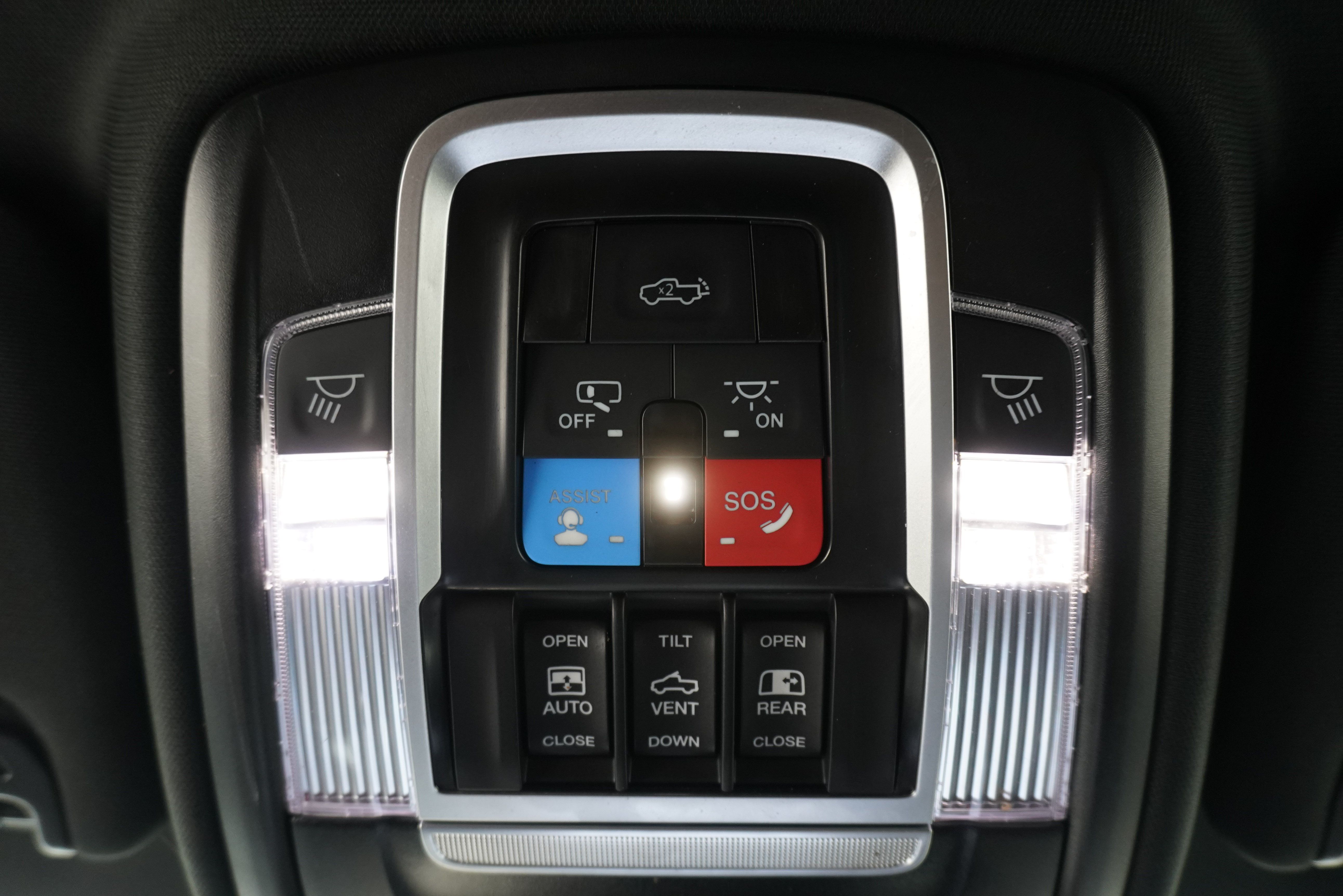 Used 2025 RAM 3500 Limited AWD/4WD image 29