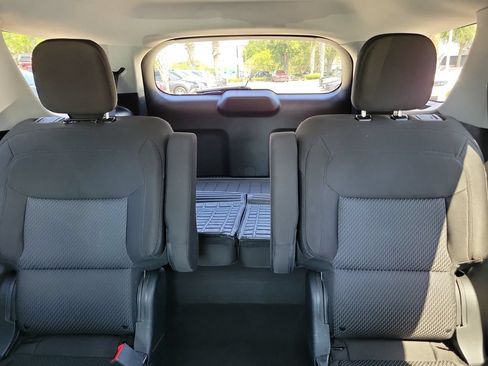 Used 2022 Ford Explorer XLT RWD image 16