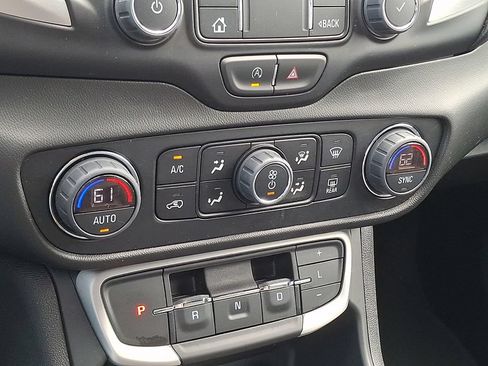 Certified 2023 GMC Terrain SLT w/ Elevation Edition AWD/4WD image 17