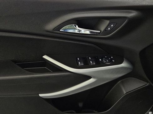 Used 2025 Chevrolet Trax RS w/ Driver Confidence Package image 25