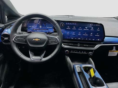 New 2026 Chevrolet Equinox EV LT FWD image 24