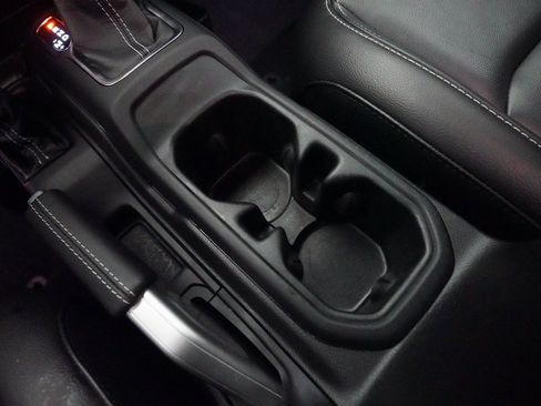 Used 2022 Jeep Wrangler Unlimited Sahara image 16