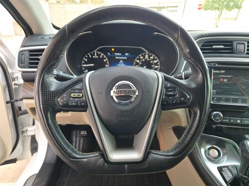 Used 2017 Nissan Maxima Platinum image 10