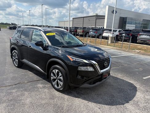 Used 2023 Nissan Rogue SV w/ SV Premium B Package AWD/4WD image 2