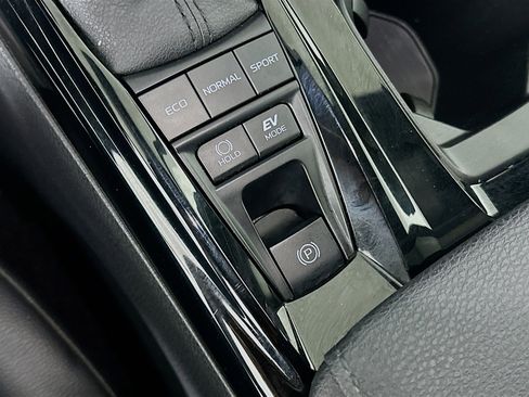 Used 2025 Toyota Camry XSE image 25