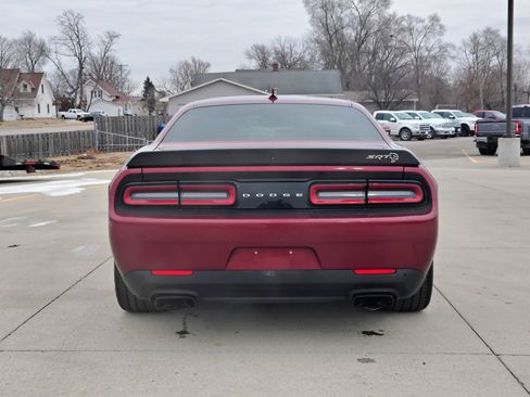 Used 2019 Dodge Challenger SRT Hellcat image 6