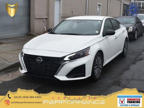 Used 2025 Nissan Altima 2.5 SV image 1