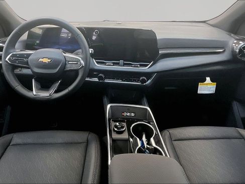 New 2026 Chevrolet Equinox LT w/ Convenience Package II FWD image 6
