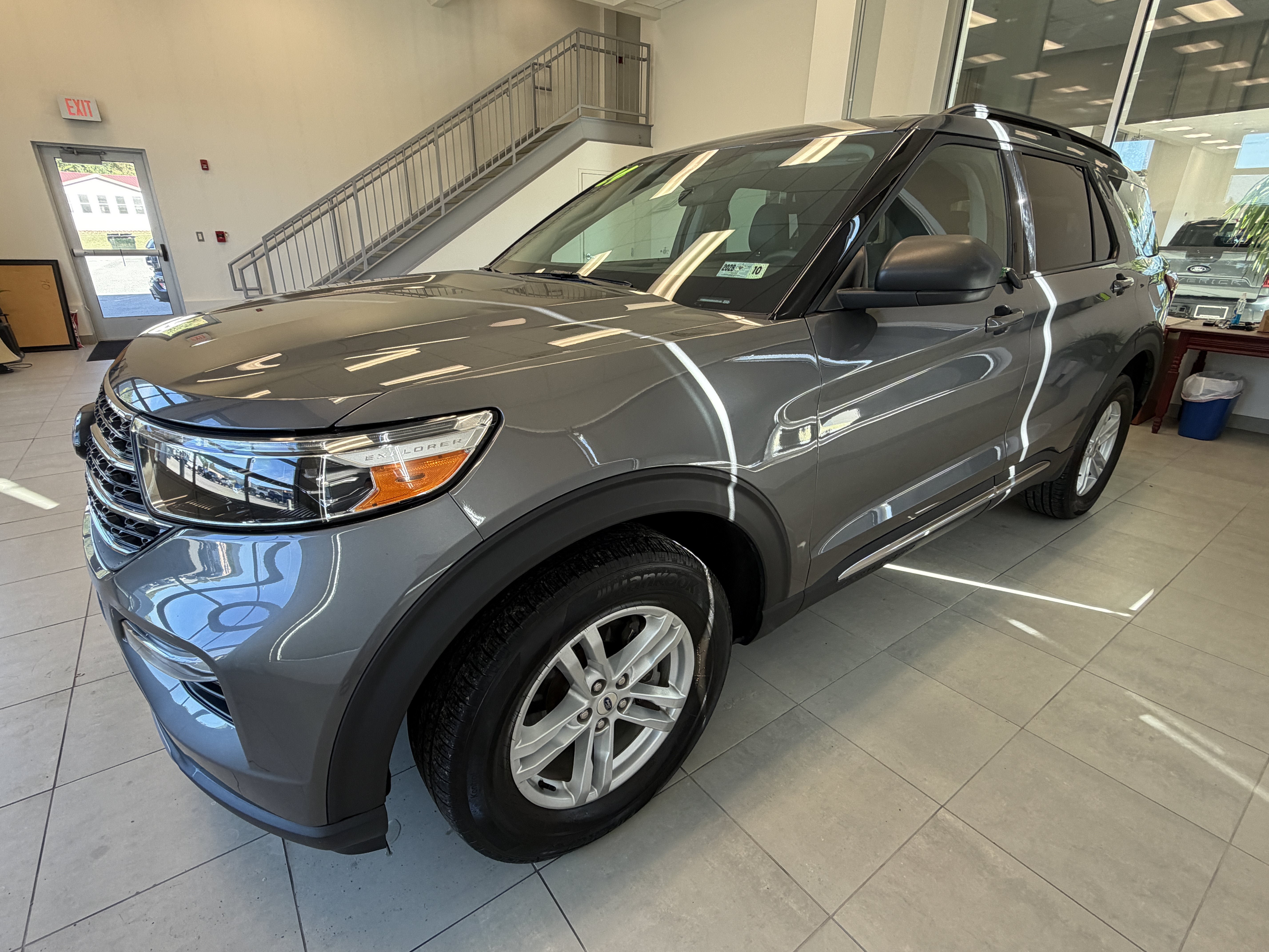 Used 2024 Ford Explorer XLT w/ Equipment Group 202A AWD/4WD image 5